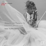 "American Tunes #1" - André Previn, Sebastian Currier, Anne-Sophie Mutter. Schwarz-weiß Foto einer Frau mit Geige.