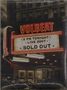 „VOLBEAT - 8 PM TONIGHT - LIVE 2007 - SOLD OUT“. Leuchtreklame eines Konzertsaals in einer städtischen Umgebung., 2 DVDs