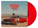 "RACHAEL FAHIM - WHO YOU ARE" in roter Schrift. Eine Frau sitzt auf einem roten Oldtimer in der Wüste, neben einer roten Schallplatte., LP