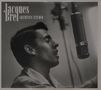 Text: "Jacques Brel ARCHIVES STUDIO". Schwarz-weißes Foto eines Mannes im Profil beim Singen vor einem Mikrofon., 2 CDs