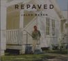 Texte: "REPAVED", "JALEN BAKER". Ein Mann lehnt lässig an der Veranda eines weißen Hauses, hält bunte Schlägel., CD