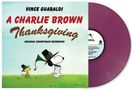 "VINCE GUARALDI, A CHARLIE BROWN THANKSGIVING, Snoopy bläst ein Horn, begleitet von Woodstock, lila Schallplatte.", LP
