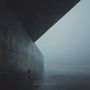 Annihilist HIPPOTRAKTOR. Eine Betonwand trifft auf nebliges Wasser und einen diagonalen Schatten darüber., LP