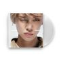 „NO LABELS YEONJUN“: Nahaufnahme eines Gesichts mit einem halbgeschlossenen Auge, transparentes Vinyl rechts., LP