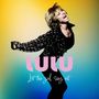 "Lulu" und "Let the girl sing out" in buntem Hintergrund. Frau in schwarzer Jacke mit offenen Armen und freudigem Gesichtsausdruck., CD