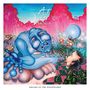 "Art in America" und "Dreams of the Disappeared". Fantasievolle Illustration mit blauer Figur, rosa Hintergrund, surrealen Elementen., CD