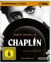 "Chaplin" mit Robert Downey Jr., FSK 6, restauriert in 4K, Film von Richard Attenborough. Ein Gesicht und eine Silhouette.