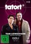 „tatort“, „TEAM LUDWIGSHAFEN“, „STAFFEL 2“. Zwei Menschen in Mänteln vor einem violetten Hintergrund., 8 DVDs