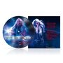 "DORO WILD AT HEART SIDE 1", gefolgt von einer Liste von Songs. Eine rockende Sängerin auf einer Vinylplatte., LP