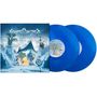 „Sonata Arctica“ und „In Black and White“ auf einem Albumcover, daneben zwei blaue Vinylschallplatten. S Der Hintergrund zeigt eine winterliche, fantastische Landschaft mit einem Wikingerboot und Bergen., 2 LPs