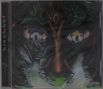 "The Land, the Sea, the Air II" steht links. Ein Baum trennt zwei Pfade, die zu verschiedenen Gebäuden führen. Mystische Atmosphäre., CD