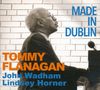 "MADE IN DUBLIN" steht rechts oben. "TOMMY FLANAGAN", "John Wadham", "Lindsey Horner" darunter. Ein Mann spielt Klavier., CD