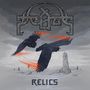 Oben in stilisierter Schrift steht „Relics“. Zwei schwarze Vögel mit leuchtenden Flügeln fliegen über eine verschneite Landschaft., CD