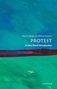 Titel: "Protest: A Very Short Introduction" von Marco Giugni und Maria Grasso. Hintergrund in Blau und Grün mit Farbtupfern., Buch