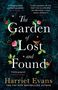 „The Garden of Lost and Found“ von Harriet Evans. Farbenfrohe Blumen und ein Vogel auf dunklem Hintergrund. Buchcover.