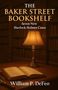 "The Baker Street Bookshelf: Seven New Sherlock Holmes Cases" von William P. DeFeo. Eine Lampe beleuchtet ein Buch., Buch