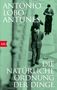 "António Lobo Antunes, Die natürliche Ordnung der Dinge, Roman, btb." Ein unscharfes Foto von Männern, die in Anzügen gehen., Buch