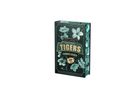„Katy Crown, New York Tigers Sammelband“; Buchcover mit Blumen, einem Football und elegantem Design.