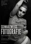 „Schwarzweiss Fotografie. Vom Handwerk zur Kunst“ steht in Großbuchstaben. Frau in T-Shirt posierend., Buch