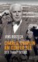 "Jens Rosteck: Charlie Chaplin am Genfer See. Der Tramp im Exil." Ein Mann in einem Anzug hält Trauben., Buch