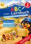 ABC Lernbuch, Die Suche nach dem geheimnisvollem Schatz, Ab 5 Jahren, Schreiben lernen, Rätsel lösen, Sticker sammeln. Ein fröhlicher Hund hält eine Schatzkarte, im Hintergrund eine Schatztruhe und Landschaft mit Fluss und Bergen., Buch