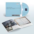 Cover mit „Movietone Day and Night“. CD und aufgeschlagenes Booklet mit handgeschriebenen Notizen und Bandfotos.