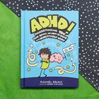 Zitat: „ADHD! Understanding You, Your Brain, and How to Thrive in a Neurodiverse World.“ Comic-Stil mit bunter Illustration.