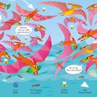 Sprechblasen: "Wer hat sich den Piratenhut geschnappt?", "Welcher Saurier hält einen Kescher?", "Wo ist die Maus mit Schal?" Bunte Flugdinosaurier mit Bienen und Fischen über Wasser. Unten Symbole zum Suchen.
