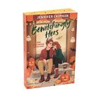 „Jennifer Chipman: Bewitchingly Hers, Eine Halloween-Lovestory“, Illustration: Pärchen auf Treppe mit Kürbissen und Geistern.