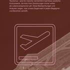 Zitat zur touristischen Freiheit, gefolgt von einem Text über Reisen von Sinthujan Varatharajah. Unten ein Flugzeug-Icon.