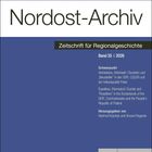 „Nordost-Archiv“ oben groß. Texte zu Schwerpunkt, Herausgebern und Verlag darunter. Blau und weiß gestaltet.