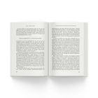 Kapitel 1 – Zeiten im Zwiespalt. Spannungfeld Nr. 1: Sicherheitspolitik. Doppelseite eines geöffneten Buches mit Text.