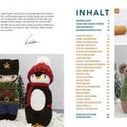Vorwort und Inhalt mit Anleitungen zu gestrickten Figuren. Bilder von gestrickten Tieren mit winterlichen Details.