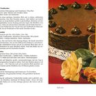 Texte: Zarter Fruchtkuchen, Quarkstollen, Nußkuchen, Früchtetuchen. Sachertorte.  
Ein Schokokuchen mit Tropfen, gelbe Rose und Kerze.