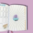 Text: "Highlights", "aktuell bester Film". Links Kalender mit Sternen, rechts Strahlenzeichnung um bunten Kreis.