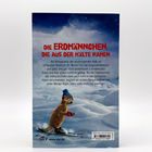 "Die Erdmännchen, die aus der Kälte kamen" in Rot. Illustration: Ein Erdmännchen auf Skiern im Schnee mit blauem Mützchen.