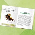 Kapitel 16: Unerwartete Hilfe. Illustration: Ein fröhlicher Hund mit Rastalocken springt, umgeben von "Hick Hick".