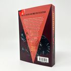 Text: "THE ACADEMY OF DREAM ANALYSIS", "VENGEANCE", "DARK AND DREAMY: YOUR NEXT OBSESSION!". Buchrückseite in Rot mit Blumen.