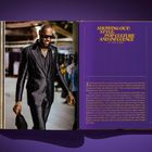Text: "SHOWING OUT: STYLE, POP CULTURE AND INFLUENCE BY VIKKI TOBAK"

Eine offene Zeitschrift zeigt links einen Mann in Anzug und Sonnenbrille.