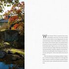 Seite 8/9. Einleitung über die Frage "What is beauty?" Natur mit herbstlichen Bäumen, Felsen und Teich links.