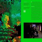 "SYSTEEM EN TOEVAL" steht oben in großen, schwarzen Buchstaben. Links ein Mosaik aus bunten, geometrischen Formen. Rechts ein Text über Kunst von Miguel Chevalier und ein grünes Quadrat mit QR-Code. Unten links eine Gruppe von Menschen, die auf digitale Kunstwerke an der Wand schauen.