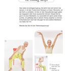 "12 Alltag sanft", Übungen: 1. Acht im Bauch, 2. Beflügelt, 3. Vorhang öffnen. Frau in leuchtender Kleidung macht Yoga.
