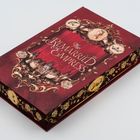 Roter Buchumschlag mit "The Remarried Empress", verziert mit goldenen Rosen- und Schlossmotiven auf dem Einband.