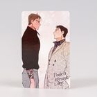 Text: "Punch Drunk Love." Zwei stilisierte Männer in Anzügen stehen sich gegenüber, umgeben von floralen Mustern.