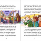 Doppelseite einer illustrierten Geschichte in einer Bahn, wo fast alle Fahrgäste schlafen. Drei Schüler und ein kleiner Drache sind wach.