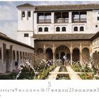Text: "Granada, Genrallife" und "CASARES EDITION". Kalenderblatt für Mai. 

Beschreibung: Historischer Innenhof mit Brunnen und Arkaden.