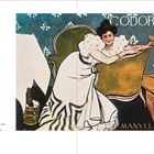 Große Buchstaben: "CODORNÍU". Eine Frau in eleganter Kleidung hält ein Glas. Kartons daneben haben denselben Schriftzug.