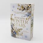 Buchtitel: "Beneath Winter Stars". Es zeigt winterliche Blumenornamente und Autoren: Elle Ellis, Basma Hallak, Liz Skadi.