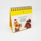 Ein Aufsteller mit: "Für den einen ist der Inhalt des Geschenks wichtig," und Figuren mit Weihnachtsmützen und Geschenken.