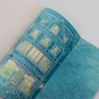 Der Text "BUCHHANDLUNG" steht auf einer Illustration eines Buchladens mit leuchtenden Fenstern auf blauem Hintergrund.